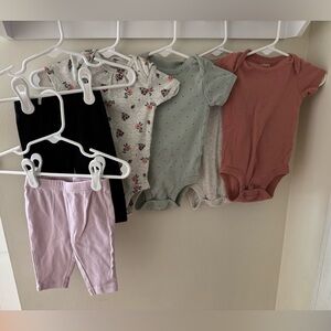 3M- Carter’s Baby Onesies and Leggings Set